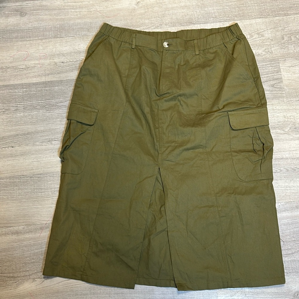 PLUS cargo skirt